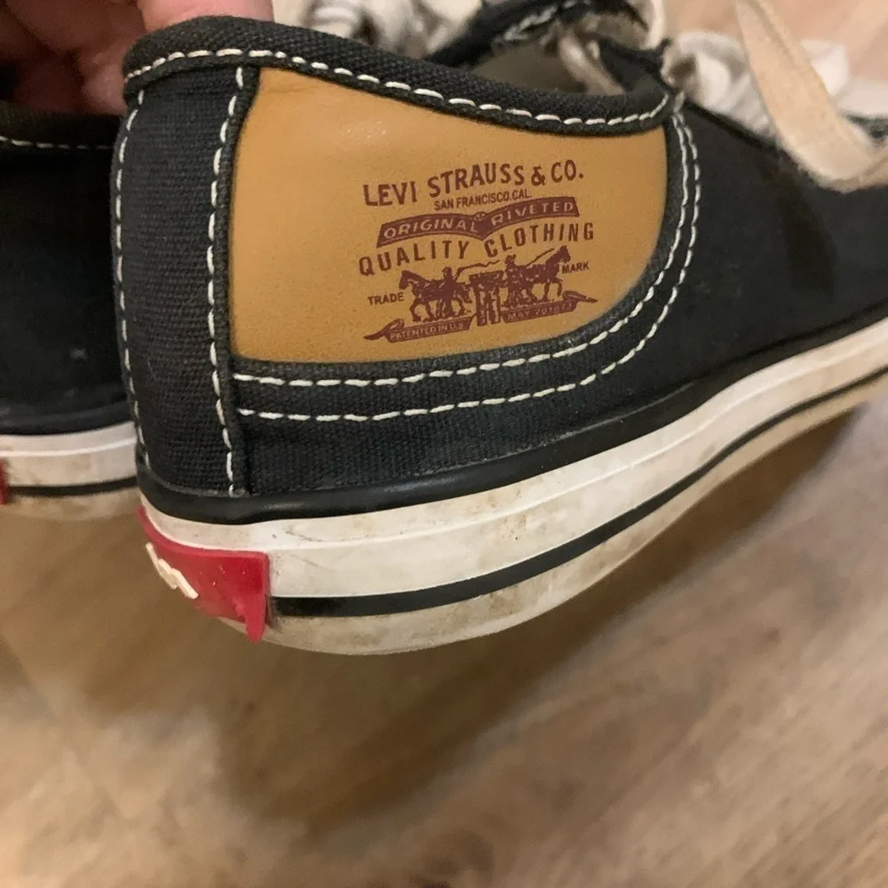 Levi’s Black & White Sneakers Size 6 - Picture 6 of 8